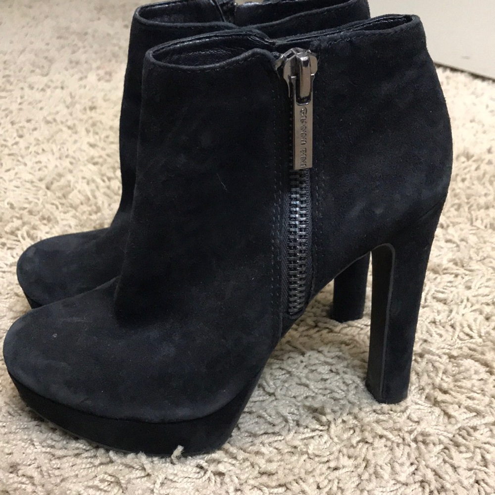 Gianni Bini heel booties